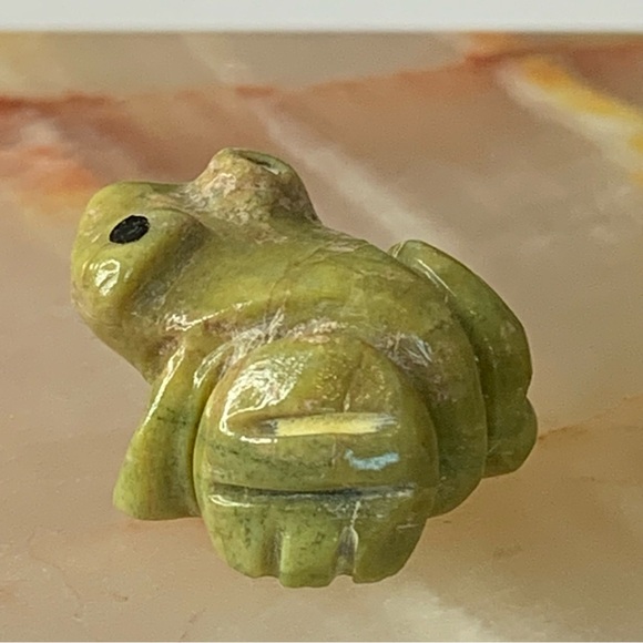 Vintage Hand Carved Frog Figurine Mini Southwest Stone Animal Fetish Serpentine - Picture 8 of 15